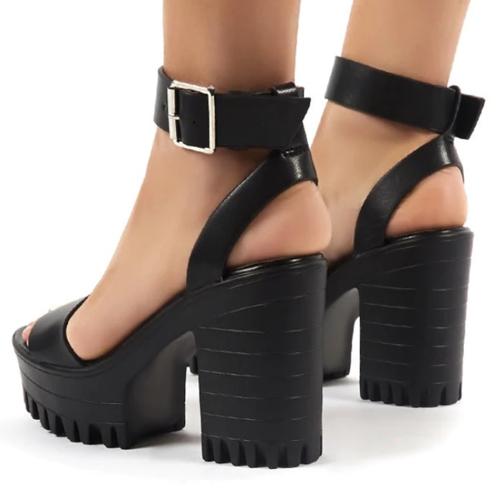 Public Desire AVENUE BLACK CLEATED SOLE PLATFORM BLOCK HIGH HEELS Black - Picture 4 of 10